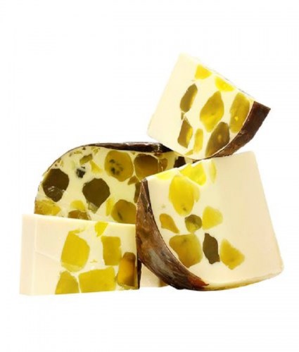 handmade-soap-with-grape-leaf-extract-normal